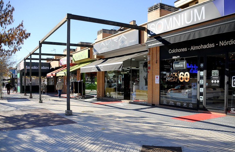 Texto Alternativo: Un total de 82 comercios se suman al Black Friday en Boadilla con importantes descuentos y promociones