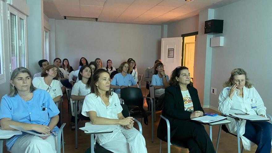 Texto Alternativo: El Hospital público Cruz Roja celebra la I Semana de la Ciencia para sus profesionales