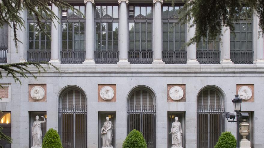 Texto Alternativo: La Comunidad de Madrid colabora con el proyecto El Prado de noche que permite visitar la pinacoteca gratuitamente y en horario nocturno