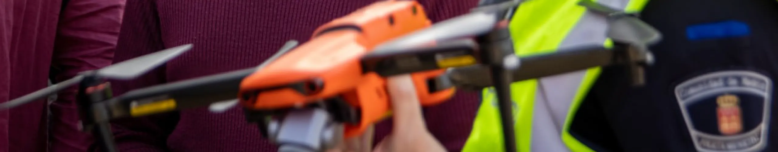 Texto Alternativo: Alcorcón pone en marcha su unidad de drones contra los vertidos ilegales y alerta sobre su impacto en la sostenibilidad del municipio
