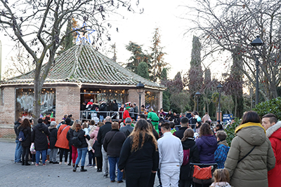 Texto Alternativo: Abre la Casita de Papá Noel para atender los deseos de todos los niños por Navidad, a partir del 14 de diciembre