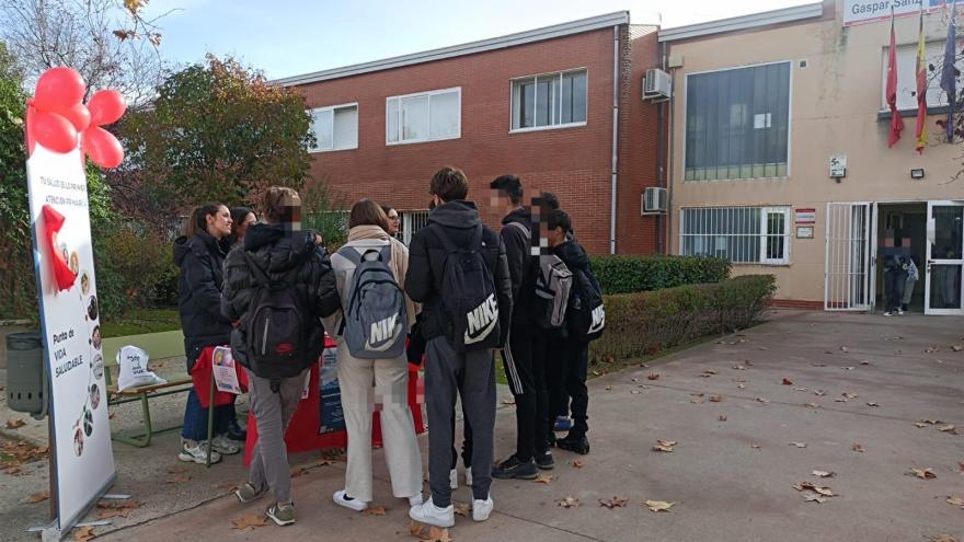 Texto Alternativo: Atención Primaria se vuelca en informar a jóvenes y adolescentes en la prevención del VIH/sida