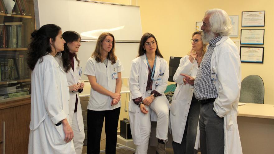 Texto Alternativo: Endocrinos del Hospital público Clínico San Carlos revelan los factores que previenen el bajo peso al nacer