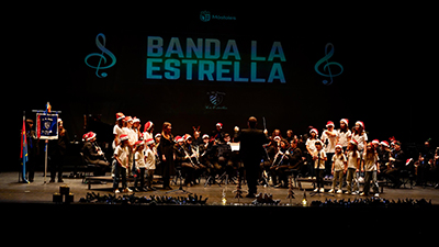 Texto Alternativo: El Teatro del Bosque acogió el tradicional Concierto de Navidad para los mayores de Móstoles