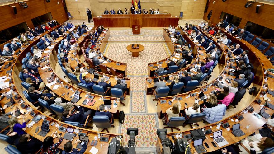 Texto Alternativo: La Comunidad de Madrid reducirá cargas burocráticas y administrativas para aunar crecimiento económico y demográfico con el cuidado del entorno natural