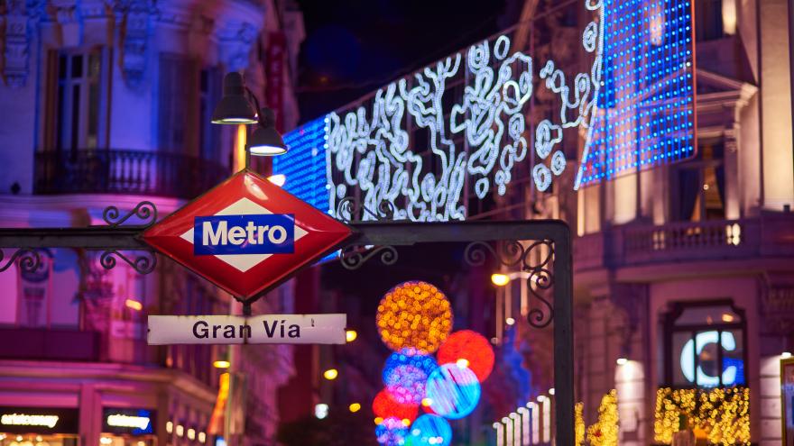 Texto Alternativo: La Comunidad de Madrid modificará los horarios de apertura y cierre de Metro en Nochebuena, Navidad y Año Nuevo