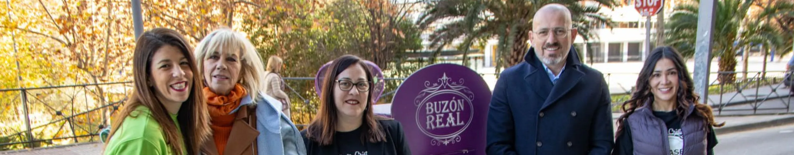 Texto Alternativo: Alcorcón instala buzones navideños para impulsar la magia de la Navidad desde el comercio local del municipio