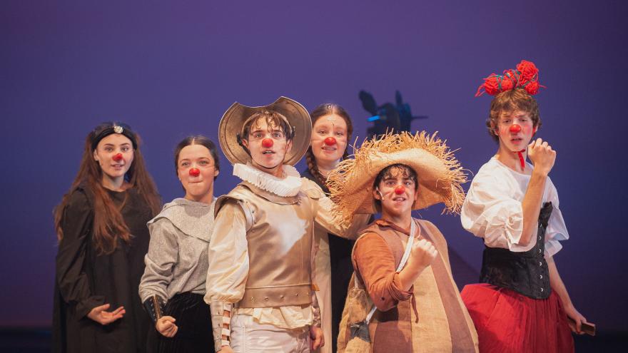 Texto Alternativo: El musical Clown Quijote de la Mancha, basado en la obra de Cervantes, llega este fin de semana a la agenda cultural de la Comunidad de Madrid