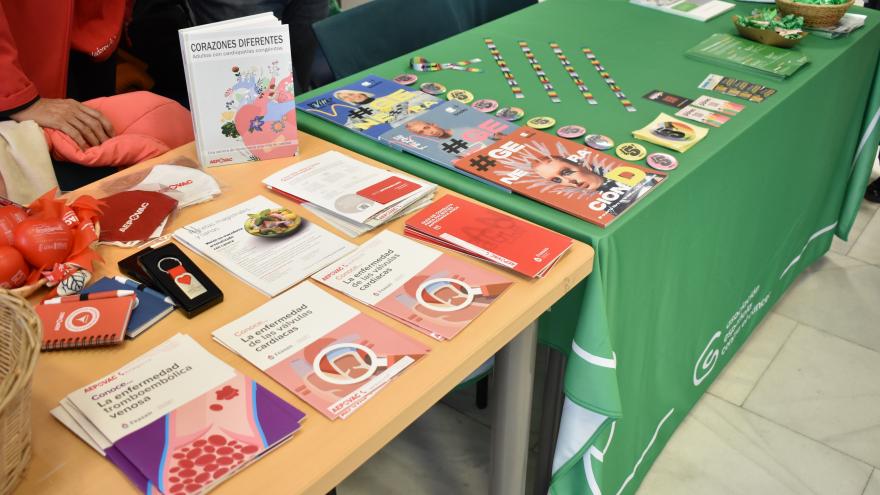 Texto Alternativo: El Hospital público de La Princesa pone en valor el trabajo de los voluntarios con los pacientes y sus familias