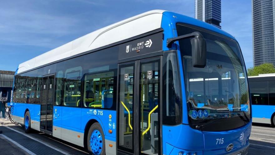 Texto Alternativo: La Comunidad de Madrid invierte 900 millones para financiar el servicio de los más de 2.000 autobuses de la EMT