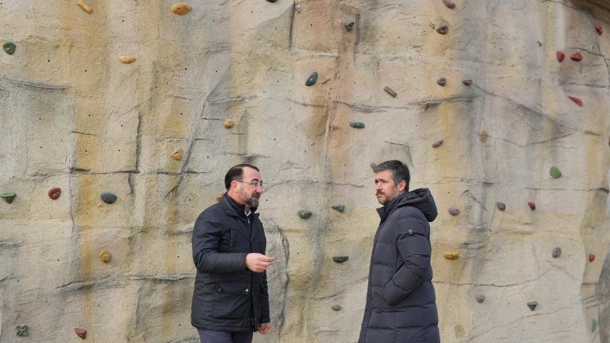 Texto Alternativo: La Comunidad de Madrid destina 2,7 millones para dotar de nuevos equipamientos deportivos y de ocio el Parque de los Héroes en Colmenar Viejo