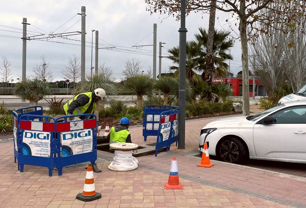 Texto Alternativo: La operadora DIGI está desplegando su red de fibra óptica en Boadilla