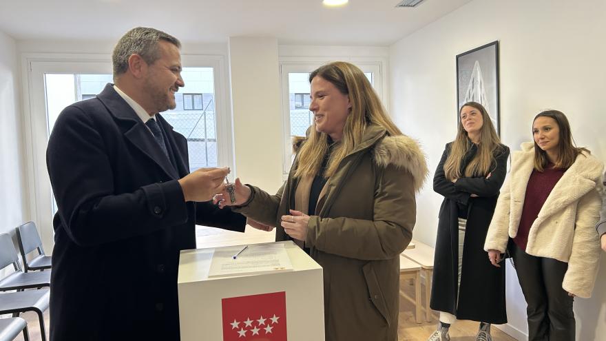 Texto Alternativo: La Comunidad de Madrid entrega 166 nuevas viviendas del Plan Vive destinadas a alquiler a precio asequible en Valdebebas