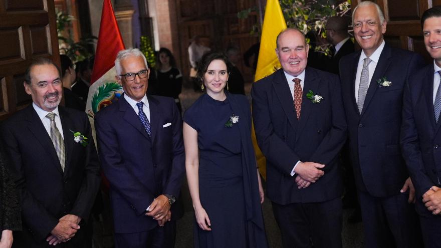 Texto Alternativo: Díaz Ayuso, en la ceremonia de la Comunidad presentación del Patronato-Lima Ciudad de los Reyes