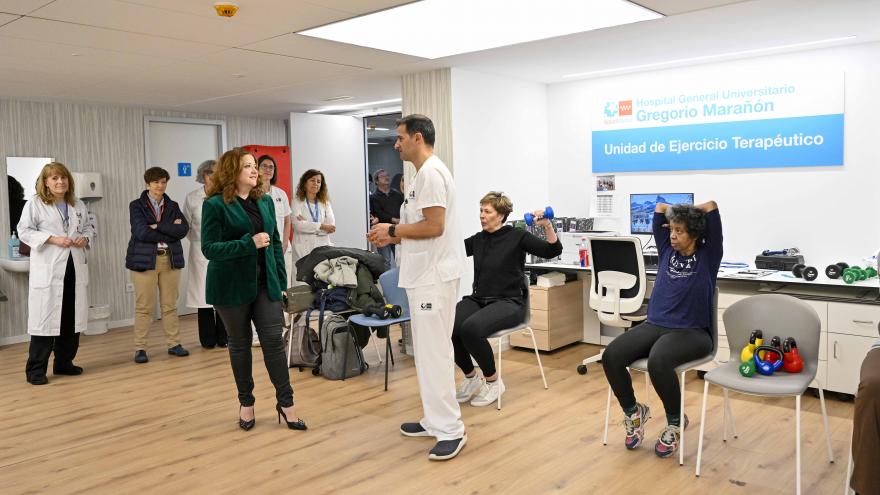 Texto Alternativo: La Comunidad de Madrid aplica un innovador programa de ejercicio terapéutico para pacientes con cáncer en el Hospital público Gregorio Marañón