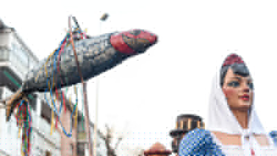 Texto Alternativo: Móstoles recupera el desfile del “Entierro de la Sardina”