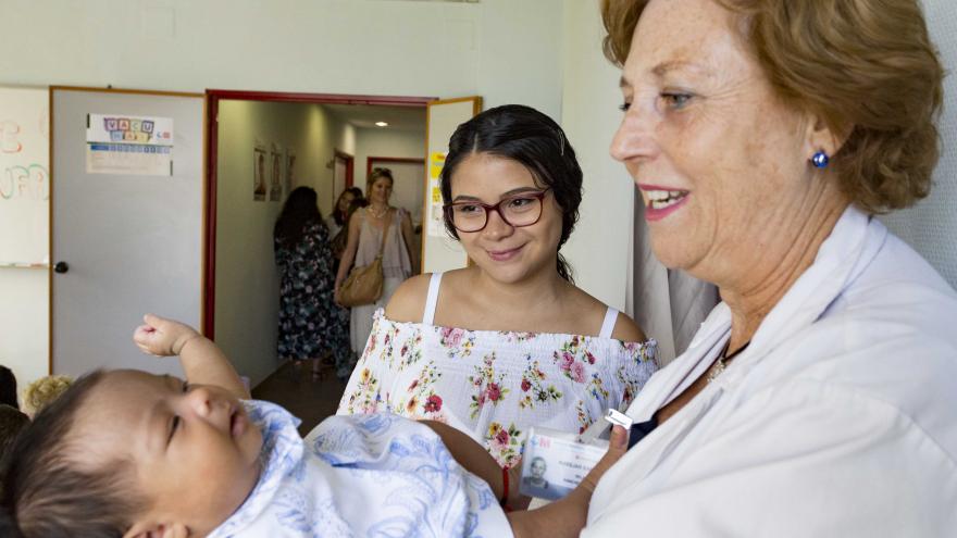 Texto Alternativo: La Comunidad de Madrid recupera la formación teórica presencial de las futuras matronas tras el coronavirus