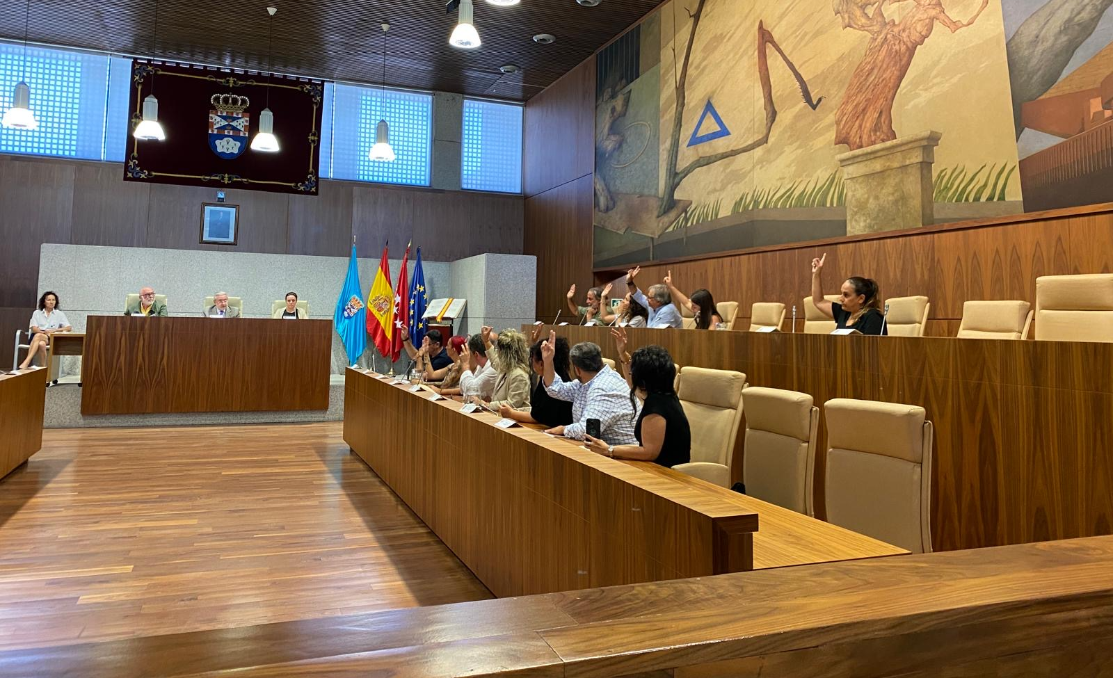 Texto Alternativo: La oposición bloquea con su voto en contra el pago por parte del Ayuntamiento de más de 9 millones de euros en sentencias, deudas y tributos