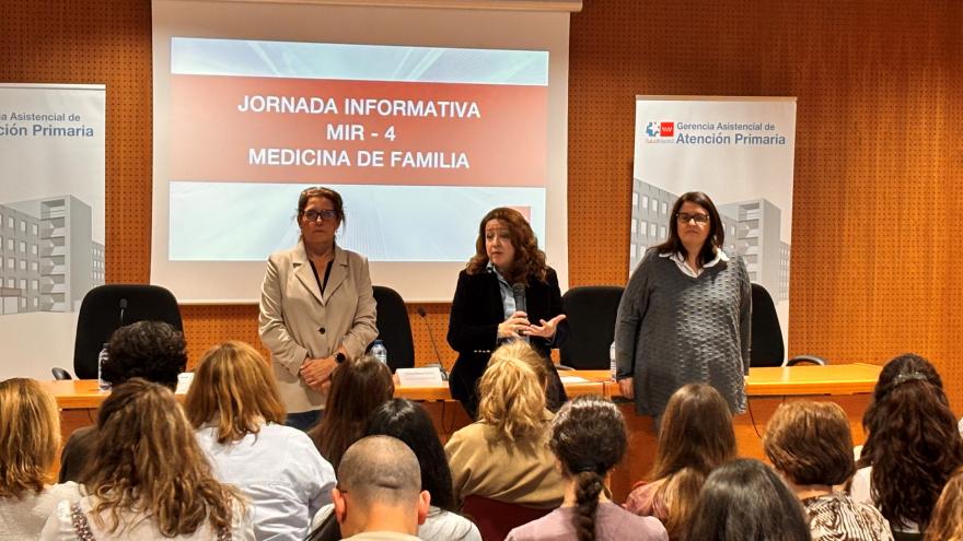 Texto Alternativo: La Comunidad de Madrid prosigue en su estrategia para que los médicos residentes elijan Atención Primaria en la región