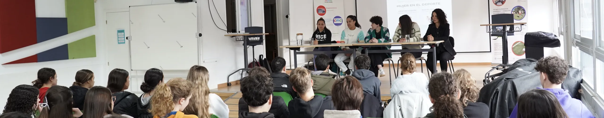 Texto Alternativo: Las iniciativas municipales que se desarrollan en deporte femenino, presentes en la Mesa de Experiencias ‘Mujer y deporte’ organizadas por el IES Los Castillos