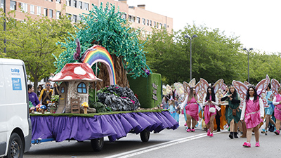 Texto Alternativo: El Ayuntamiento de Móstoles abre el plazo de inscripción para el concurso de carrozas de las Fiestas del 2 de Mayo