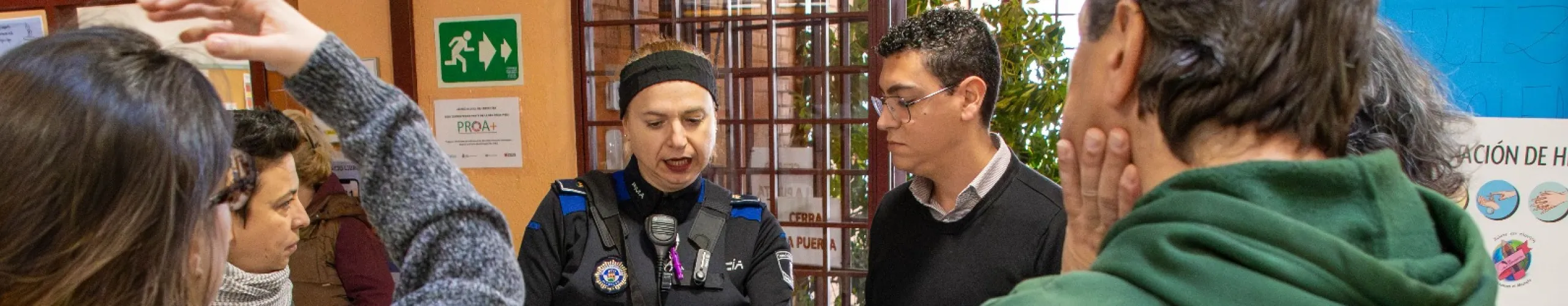 Texto Alternativo: Alcorcón impulsa la seguridad compartida en las aulas con el proyecto ‘Conoce la diferencia para crear igualdad’ de la Unidad de Atención a la Diversidad de la Policía Municipal