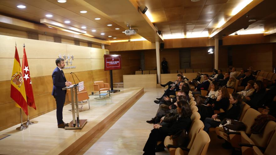 Texto Alternativo: La Comunidad de Madrid instruyó sobre servicios públicos de calidad a más de 1.300 alcaldes, concejales y gerentes de mancomunidades