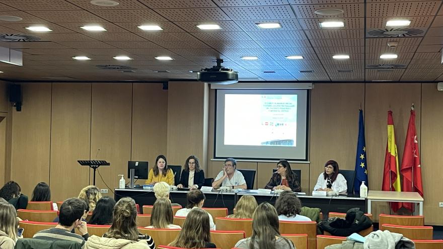 Texto Alternativo: El Hospital público Infanta Cristina reúne a pediatras para abordar el manejo inicial del paciente pediátrico y neonatal crítico