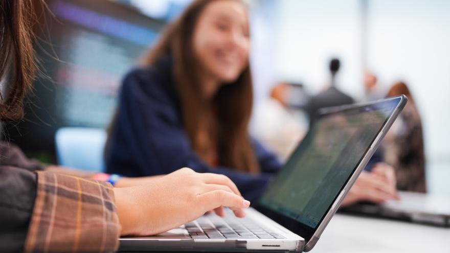 Texto Alternativo: La Comunidad de Madrid ingresa en EU Cybernet, organismo europeo que trabaja para la ciberseguridad mundial