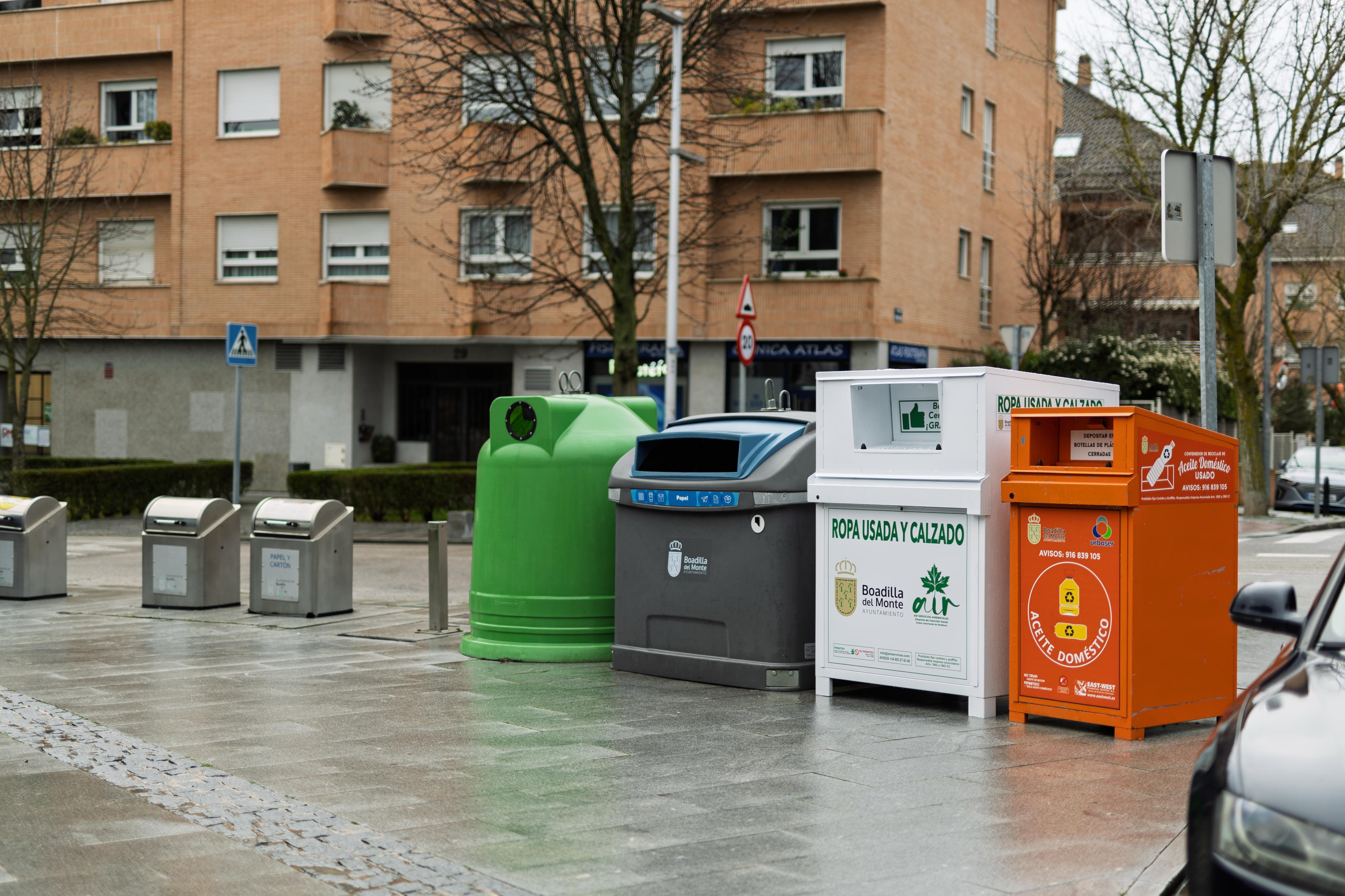 Texto Alternativo: Boadilla cuenta con 40 nuevos contenedores para ropa y calzado usados