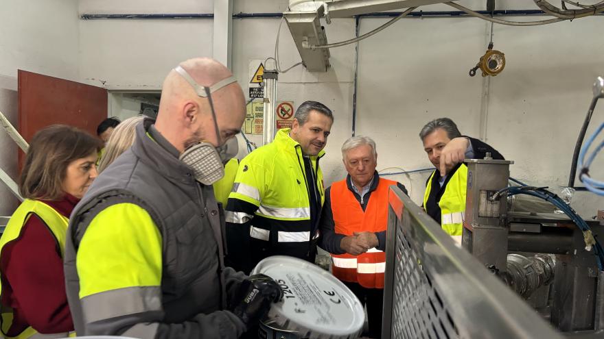 Texto Alternativo: La Comunidad de Madrid invierte anualmente cerca de cinco millones de euros en la conservación y renovación de las marcas viales de sus carreteras