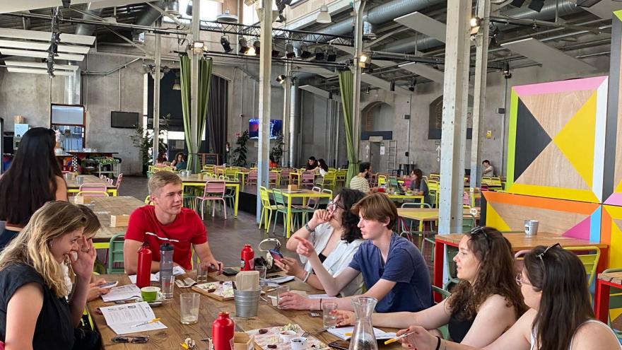 Texto Alternativo: La Comunidad de Madrid ofrece este verano Campos de Voluntariado para jóvenes en 25 países de Europa, África, Asia y América