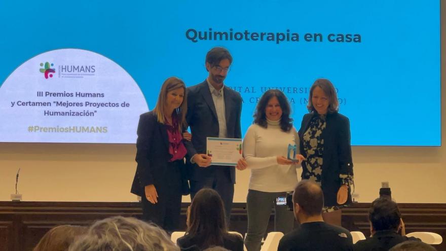 Texto Alternativo: El Hospital público Infanta Cristina, finalista en los premios 'Humans' por el proyecto 'Quimioterapia en casa'