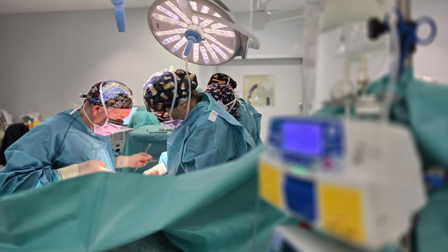 Texto Alternativo: El Hospital público 12 de Octubre forma a urólogos y enfermeras de España y Portugal en el uso de un láser más preciso y seguro para tratar la litiasis