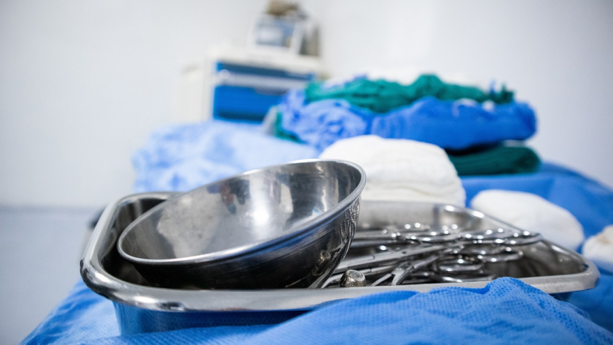Texto Alternativo: El Hospital público Ramón y Cajal aborda cómo implementar mejoras de seguridad del paciente en el quirófano