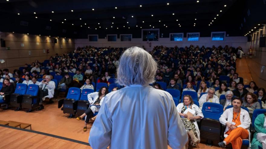 Texto Alternativo: El Hospital público Gregorio Marañón celebra su duodécima Jornada de Puertas Abiertas para Residentes, con gran éxito de asistencia