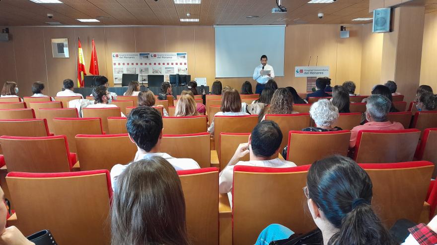 Texto Alternativo: El Hospital público del Henares celebra su jornada de puertas abiertas para nuevos residentes con una gran acogida