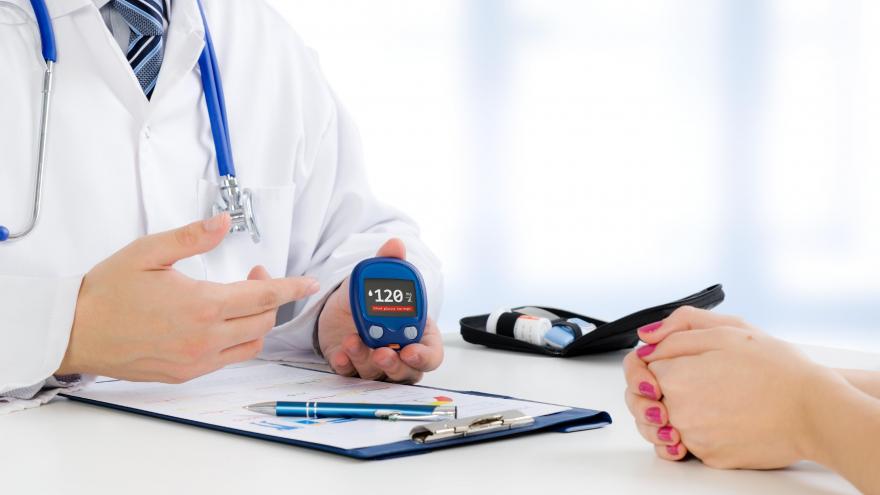 Texto Alternativo: El Hospital público Infanta Sofía organiza un foro con pacientes expertos en el manejo de la Diabetes tipo 1