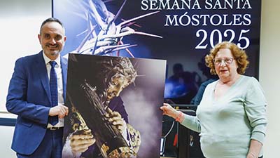 Texto Alternativo: Las Hermandades presentan al alcalde de Móstoles la programación de Semana Santa 2025