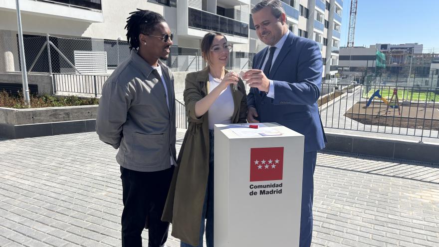Texto Alternativo: La Comunidad de Madrid inicia la licitación de 3.404 viviendas del Plan Vive Solución Joven para facilitar la emancipación de los menores de 35 años