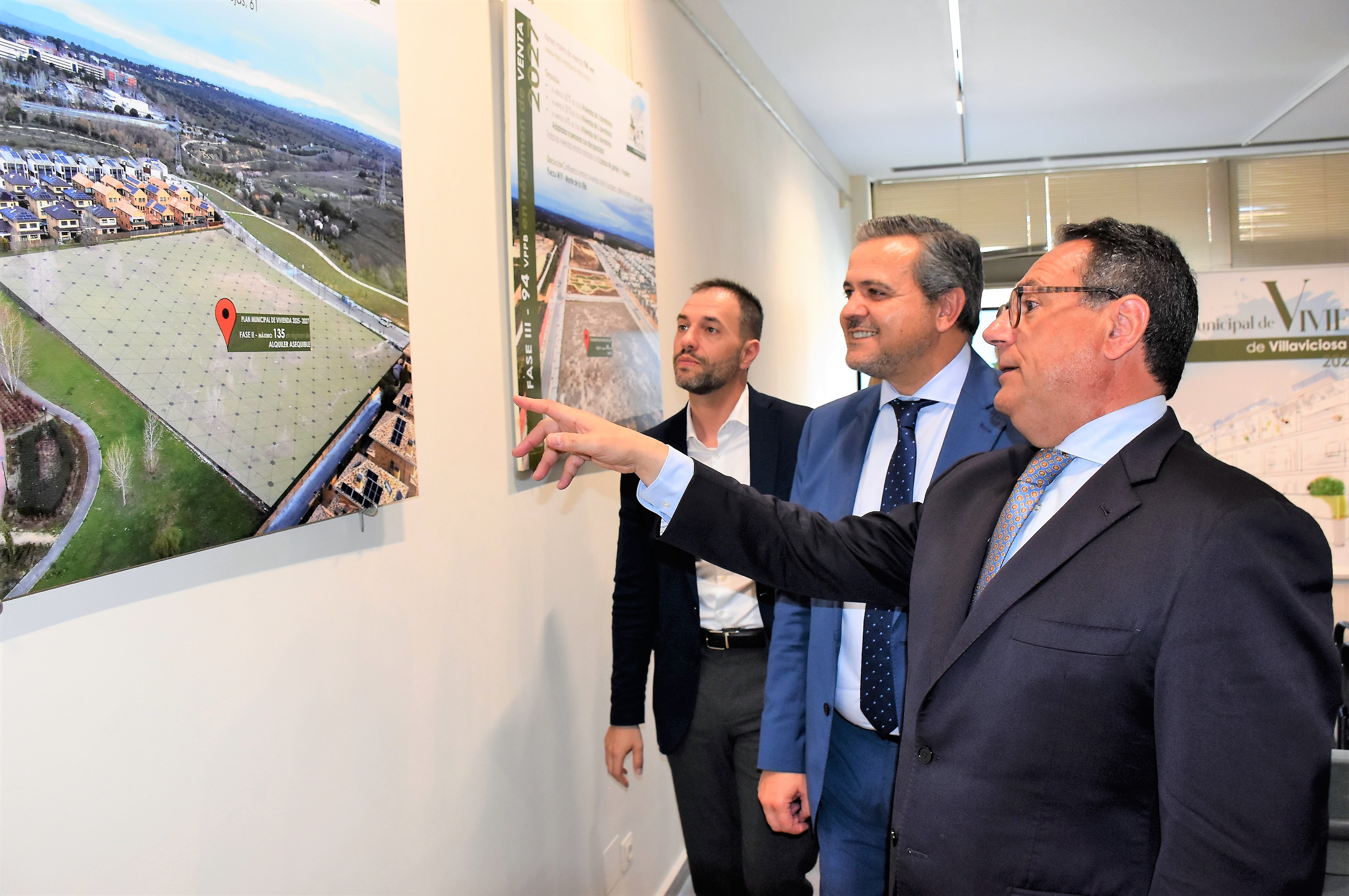 Texto Alternativo: Villaviciosa de Odón presenta el Plan Municipal de Vivienda que permitirá la construcción de un máximo de 377 viviendas en suelo público en régimen de venta y alquiler