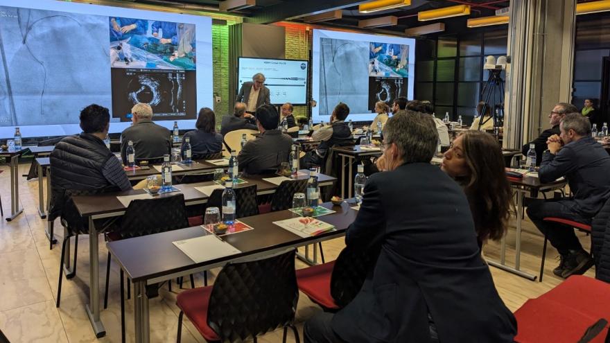 Texto Alternativo: El Hospital público Puerta de Hierro realiza técnicas coronarias en directo que lo sitúan como referente en cardiología intervencionista