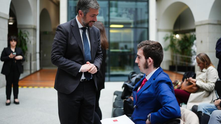 Texto Alternativo: La Comunidad de Madrid la Comunidad presenta una iniciativa audiovisual para facilitar a las personas con trastorno del espectro autista su paso por los juzgados