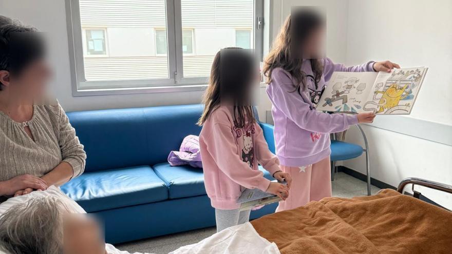 Texto Alternativo: El Hospital público del Henares organiza unos talleres intergeneracionales de lectura
