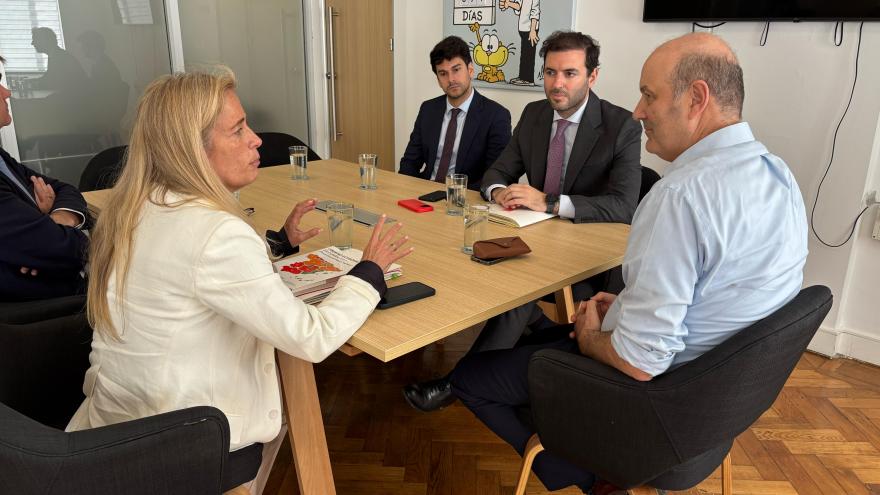 Texto Alternativo: La Comunidad de Madrid comparte con el Gobierno argentino sus medidas para reducir burocracia en las administraciones