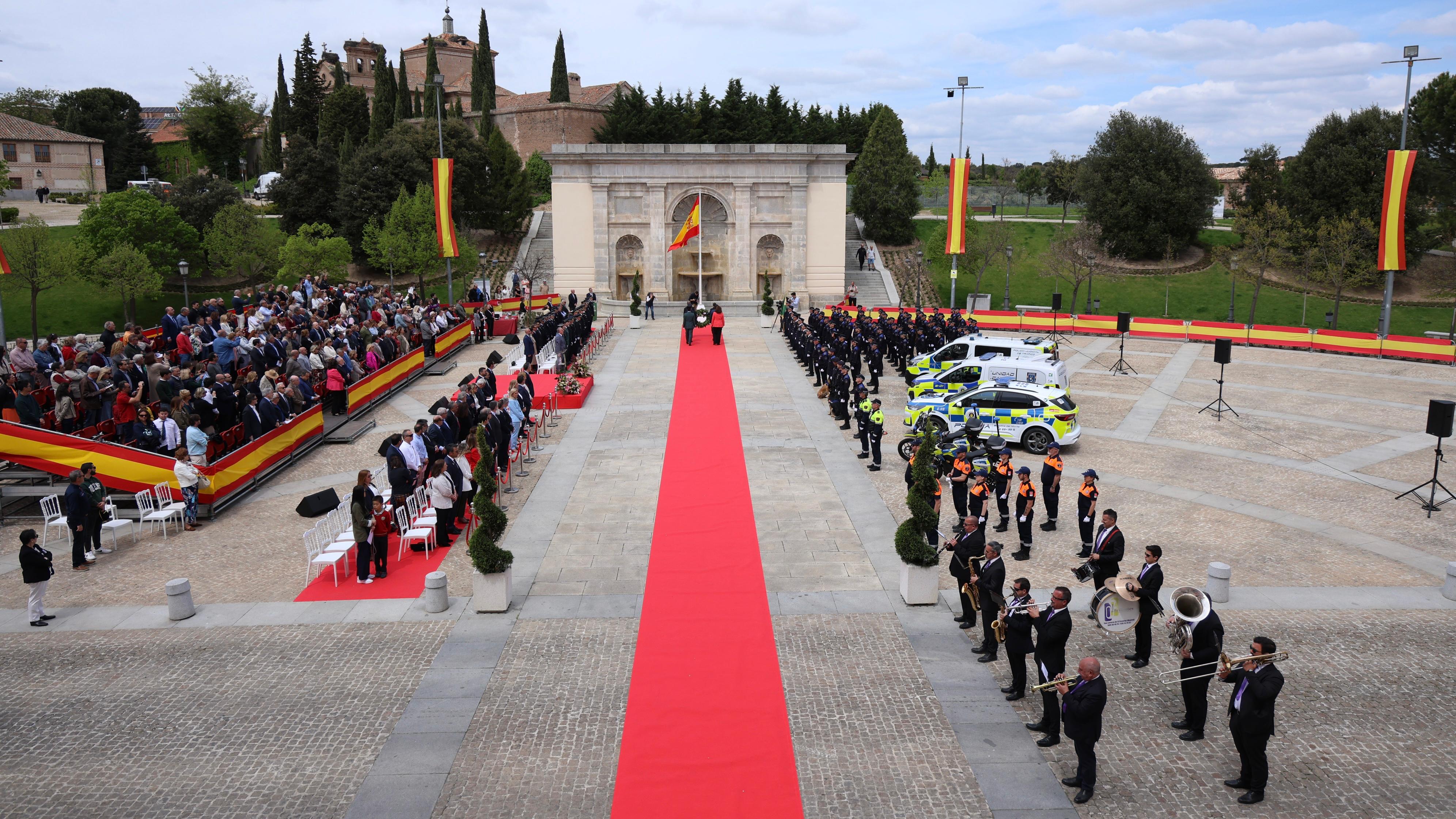 Texto Alternativo: La Policía Local celebra su 50.º aniversario con un acto en el que se han entregado 22 medallas y condecoraciones