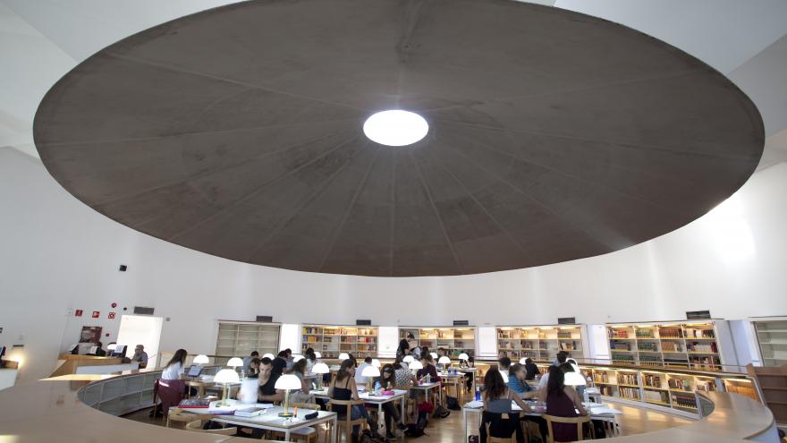 Texto Alternativo: La Comunidad de Madrid amplía los horarios de sus bibliotecas públicas durante el periodo de exámenes