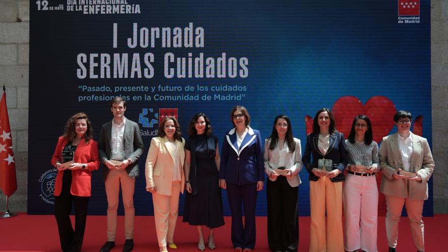 Texto Alternativo: Profesionales de cuatro hospitales y dos centros de salud públicos de la Comunidad de Madrid, distinguidos en el Día de la Enfermería