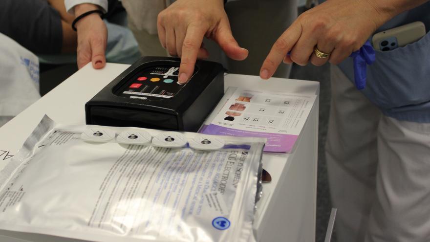 Texto Alternativo: El Hospital público Puerta de Hierro incorpora una nueva tecnología no invasiva para el tratamiento del síndrome de vejiga hiperactiva