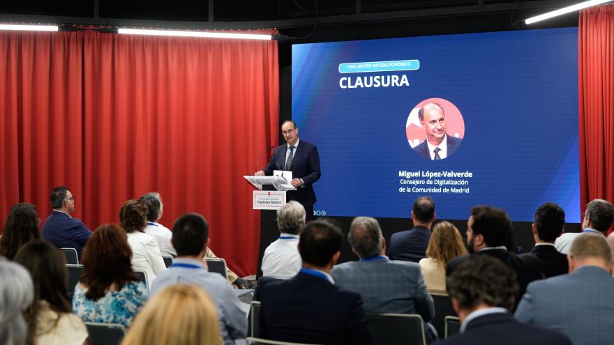 Texto Alternativo: La Comunidad de Madrid clausura el primer foro de colaboración autonómica en Salud Digital